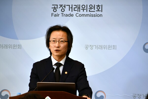 주병기 공정거래위원장이 지난 21일 정부세종청사 공정위 기자실에서 출입기자단 간담회를 열고 있다. (사진=연합뉴스)
