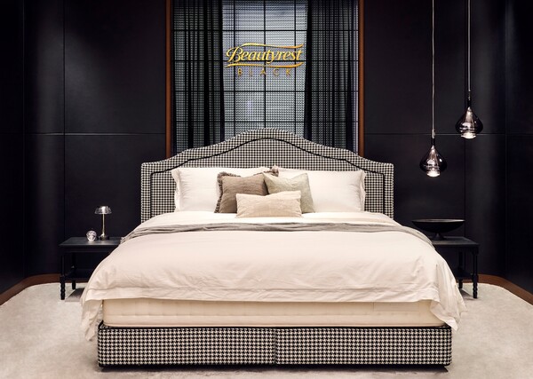 시몬스는 신세계백화점 강남점에 자리한 시몬스 신세계 강남점을 ‘하이엔드 럭셔리 스토어’로 확장 오픈했다. (사진=시몬스)